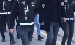 İzmir merkezli sahte belgeyle ’vatandaşlık’ operasyonu: 3 gözaltı