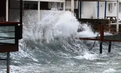 İzmir'e kuvvetli rüzgar ve fırtına uyarısı