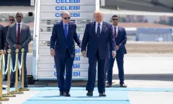 Trump Ankara’da: Erdoğan Uçağın Kapısında Karşıladı, İlk Sözleri Yeni Başkanlık Uçağı Hakkında Oldu