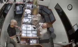 Salihli’de kuyumcudan 15 bilezik çalan şüpheli yakalandı