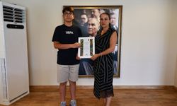 EFES SELÇUK'UN GURURU EMİRHAN KAPTAN'A TEMA VAKFI BAĞIŞIYLA TEBRİK
