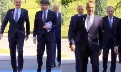 Miçotakis’in NATO Zirvesi’ndeki yürüyüşü dikkat çekti