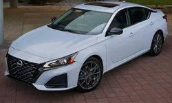 Nissan, düşük talep gören iki modeline veda ediyor