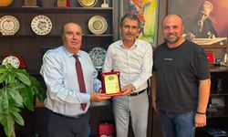 Tire Şiş Köfte’nin tanıtımına katkı sunanlara plaket verildi