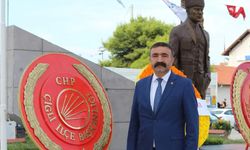Erkan Akar ve Çiğli yönetimi CHP’den istifa etti