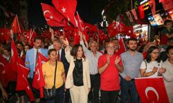 Karşıyaka Çarşısı 30 Ağustos’ta gelincik tarlasına dönüştü!