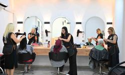 Manisa Emekli Kafe’de kuaför ve berber hizmeti başladı