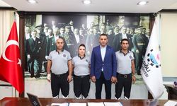Çiğli’de silahlı saldırganı yakalayan güvenlik ekibine ödül