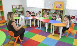 Kuşadası’nda miniklerin eğitim yolculuğu Çocuk Gelişim Merkezi’nde sürüyor