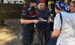 Kemalpaşa’da jandarmadan kadınlara ’KADES’ ve ’Kadına El Kalkamaz’ bilgilendirmesi