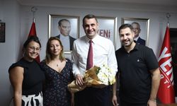Çağatay Güç gençlerle buluştu, rozetlerini taktı