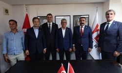 YENİ Parti Çiğli’de sahaya indi: “Siyaset sokakta yapılır”