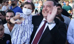 Manisa’da Defne’nin mutluluğu gökyüzünü renklendirdi