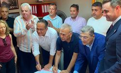 Aziz Kocaoğlu ve iki isim Bornova'da YENİ Parti'ye katıldı