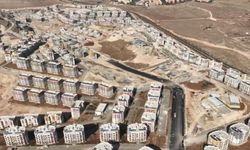 İmar edilen deprem konutlarının bir kısmı teslim edildi
