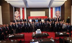 CHP’den kurultay öncesi birlik mesajı: “Cumhuriyet Halk Partisi buradadır”