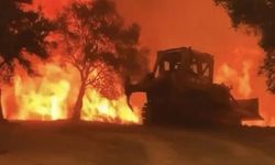 Muğla yangınında dozer operatörü alevlere karşı direndi
