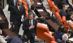 Yeni Parti’de çerçeve yasa ayrılığı