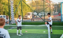 Sahalar yenilendi: Çeşme’nin mahallelerinde spor şenliği başladı