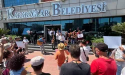 Karabağlar Belediyesi önünde "sürgün" protestosu