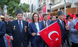 Karşıyaka’da gazilere saygı yürüyüşü