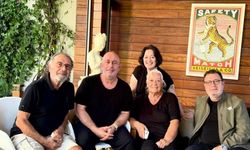 Kalp krizi geçiren Cem Yılmaz’dan mutlu aile fotoğrafı