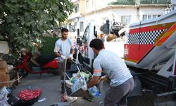 Kuşadası’nda sokağa hurda ve atık bırakanlara zabıta müdahalesi