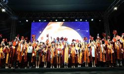 İEÜ’de uzmanlık yolculuğu diplomayla taçlandı