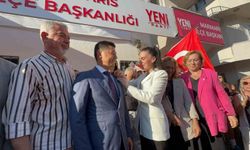 Marmaris Belediye Başkanı Ünlü, CHP’den istifa ederek Yeni Parti’ye katıldı