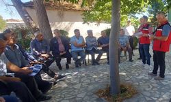 Uşak’ta tarım ekipleri üreticilerle bir araya geliyor