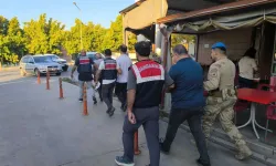 İzmir’de FETÖ operasyonu: 21 şüpheli gözaltında