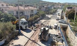 Foça’da Yol Çalışmaları Sürüyor