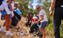 Ayvalık’ta Dünya Temizlik Günü ve Uluslararası Kıyı Temizliği Günü’nde Çevre İçin Sahada