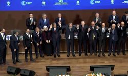 Erdoğan, 9 belediye başkanına AK Parti rozeti taktı