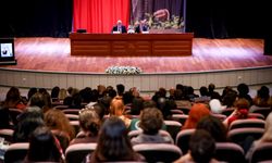 DEÜ SÖYLEŞİLERİNDE “KÖKLERDEN GÜNÜMÜZE TÜRK DİLİ” KONUŞULDU
