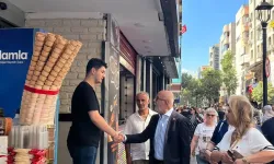 Karşıyaka esnafından Alabay’a Atatürk sürprizi