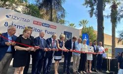İzmir’de kitap şöleni başladı: İZKİTAP açıldı