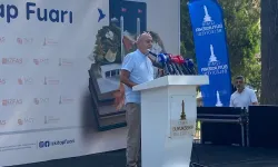 İZKİTAP’ta Gündüz Vassaf’tan edebiyat eleştirisi