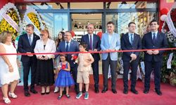 48 yıllık hasret sona erdi: Haydar Koçak 65 yaşında eczanesini açtı