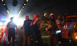 İzmir’de Bayraklı Tünelleri’nde tır yangını