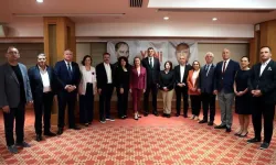 İzmir’de YENİ Partili başkanlar zirvesi