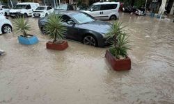 Çeşme’de şiddetli yağış hayatı olumsuz etkiledi