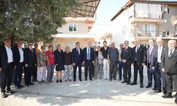 Ümit Özdağ, Denizli’de üniversite öğrencileriyle bir araya geldi