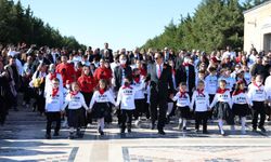 Binlerce Egeli LÖSEV gönüllüsü Anıtkabir’de buluştu