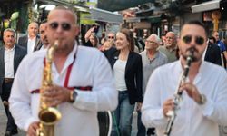 Kemeraltı Festivali esnafın yüzünü güldürdü