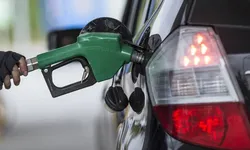 İzmir’de benzin 77,60 TL, motorin 98,30 TL oldu