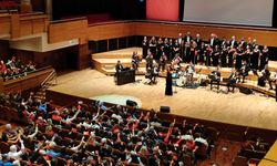İzmir’de Cumhuriyet konserinde OltenBand sahne aldı