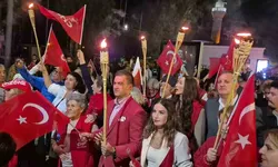 Bodrumlular 29 Ekim Cumhuriyet Bayramında fener alayında buluştu