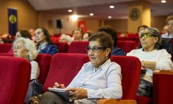 Buca’nın 3. Yaş Üniversitesi’nde ilk ders heyecanı