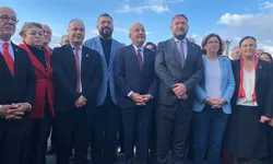 CHP İzmir İl Başkanlığı Cumhuriyet Meydanı’nda alternatif tören düzenledi